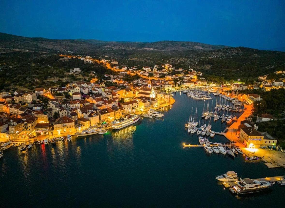Apartamento Moenia Milna (Brac)