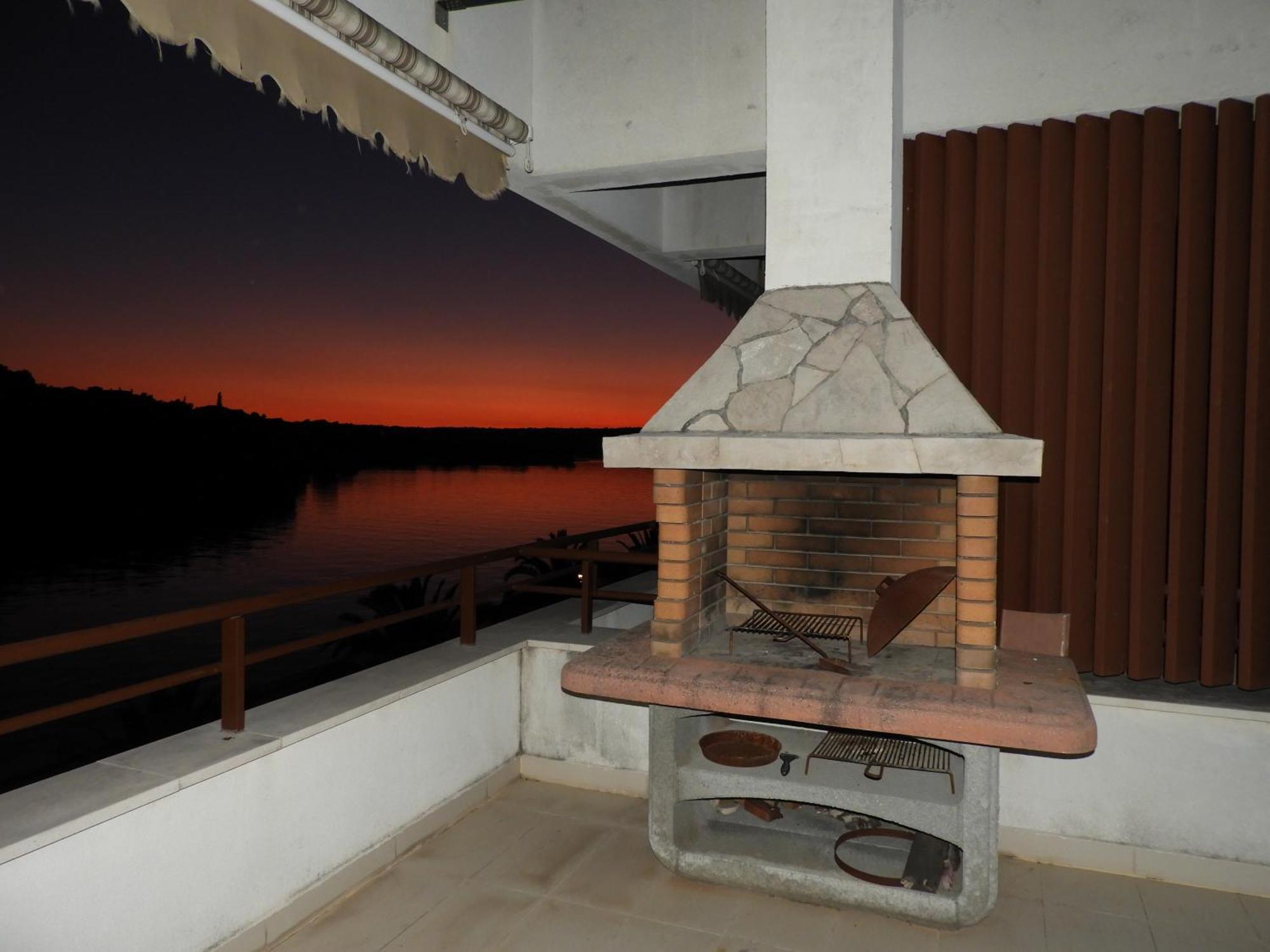 Apartamento Moenia Milna (Brac)