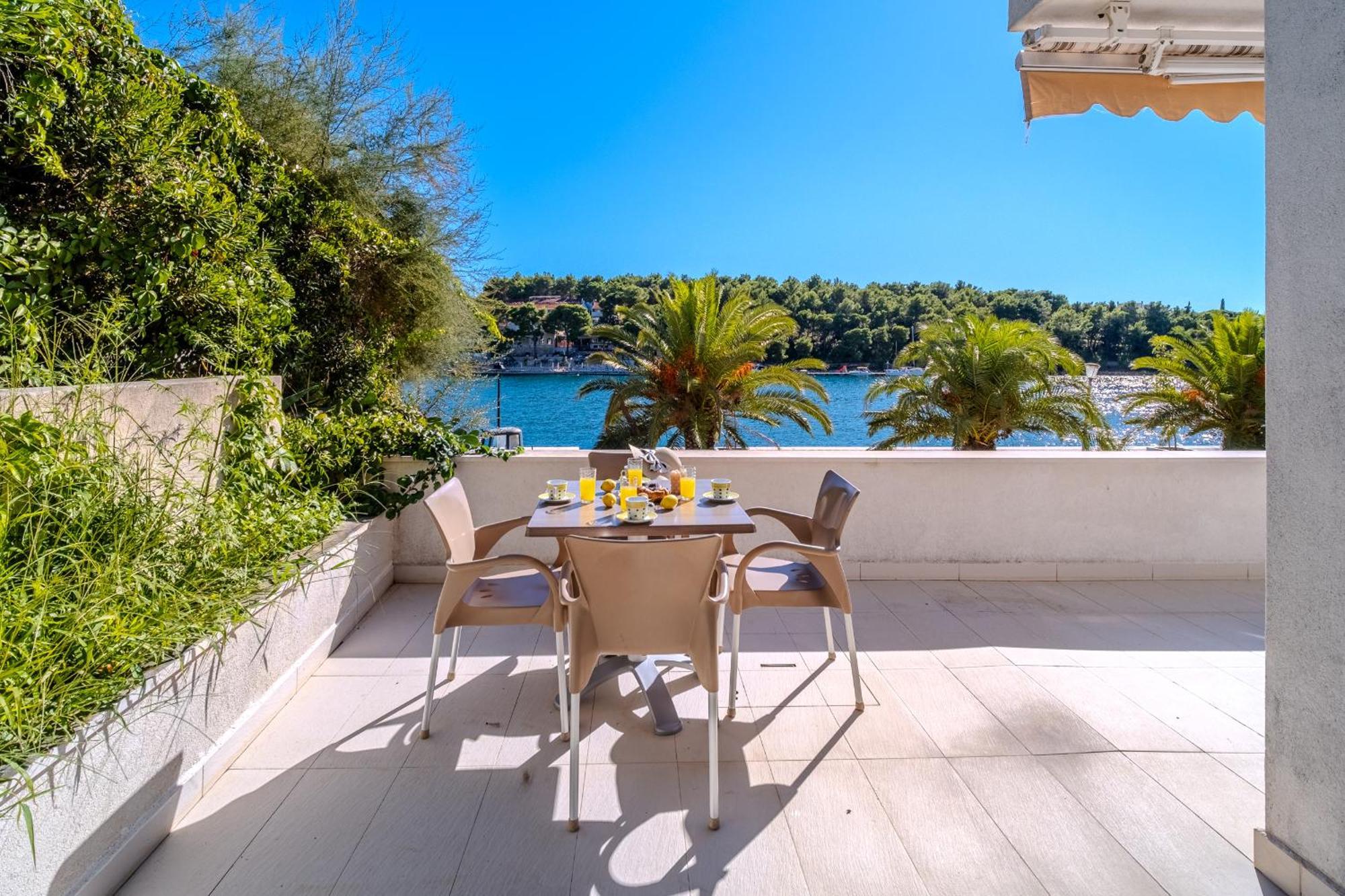 Apartamento Moenia Milna (Brac)