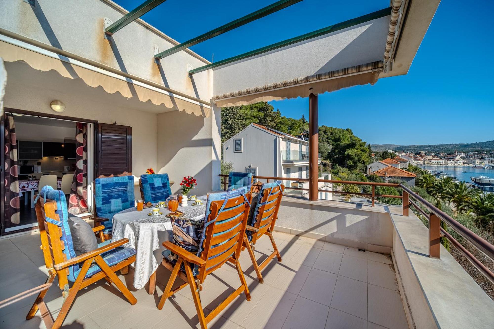 Moenia * Milna (Brac)