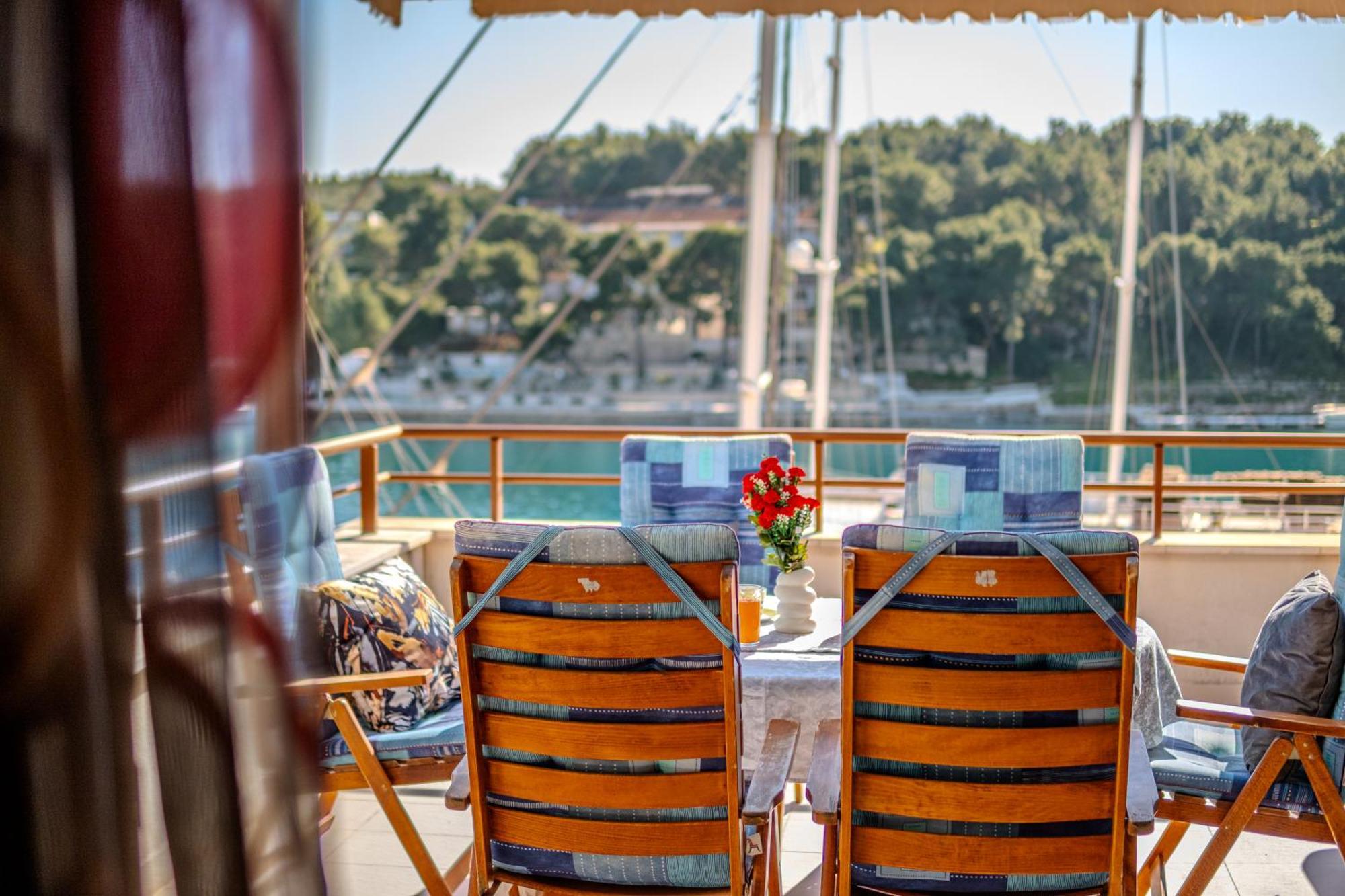 Moenia Apartamento Milna (Brac)